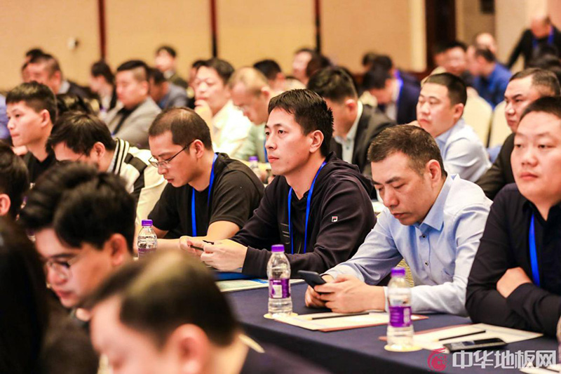 5db3dc8b5997c.jpg 02.jpg